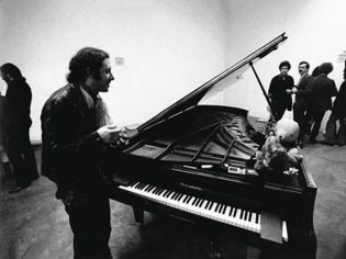 Charlemagne Palestine, Performance, 1978