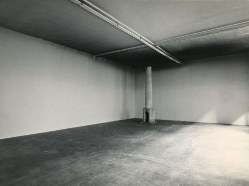 Jannis Kounellis, Senza titolo, 1976. Photo credit: Roberto Masotti