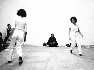 Simone Forti, Huddle, 1975