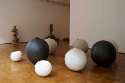 Bärbel Schulte Kellinghaus, Spherical Forms, 2006-2008. Photo credit: Bart Hermann